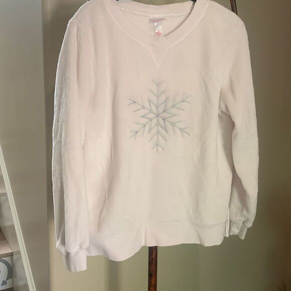 Soft Fuzzy Snowflake Christmas Top - Picture 3 of 7